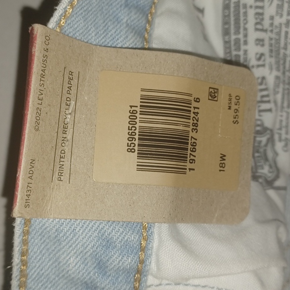 Levi's 501 Button-Fly Shorts Size-18W NWT - Picture 5 of 5